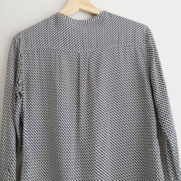 EQUIPMENT FEMME 100% Silk Button Down Blouse Geometric Print Sz XS - Picture 9 of 13